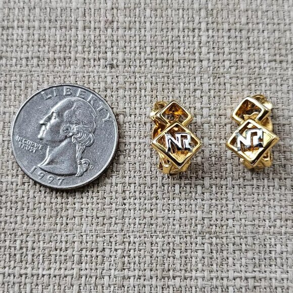 Vintage Nina Ricci Earrings Gold Tone Clip On Stud Earrings Jewelry Authentic - Picture 11 of 11